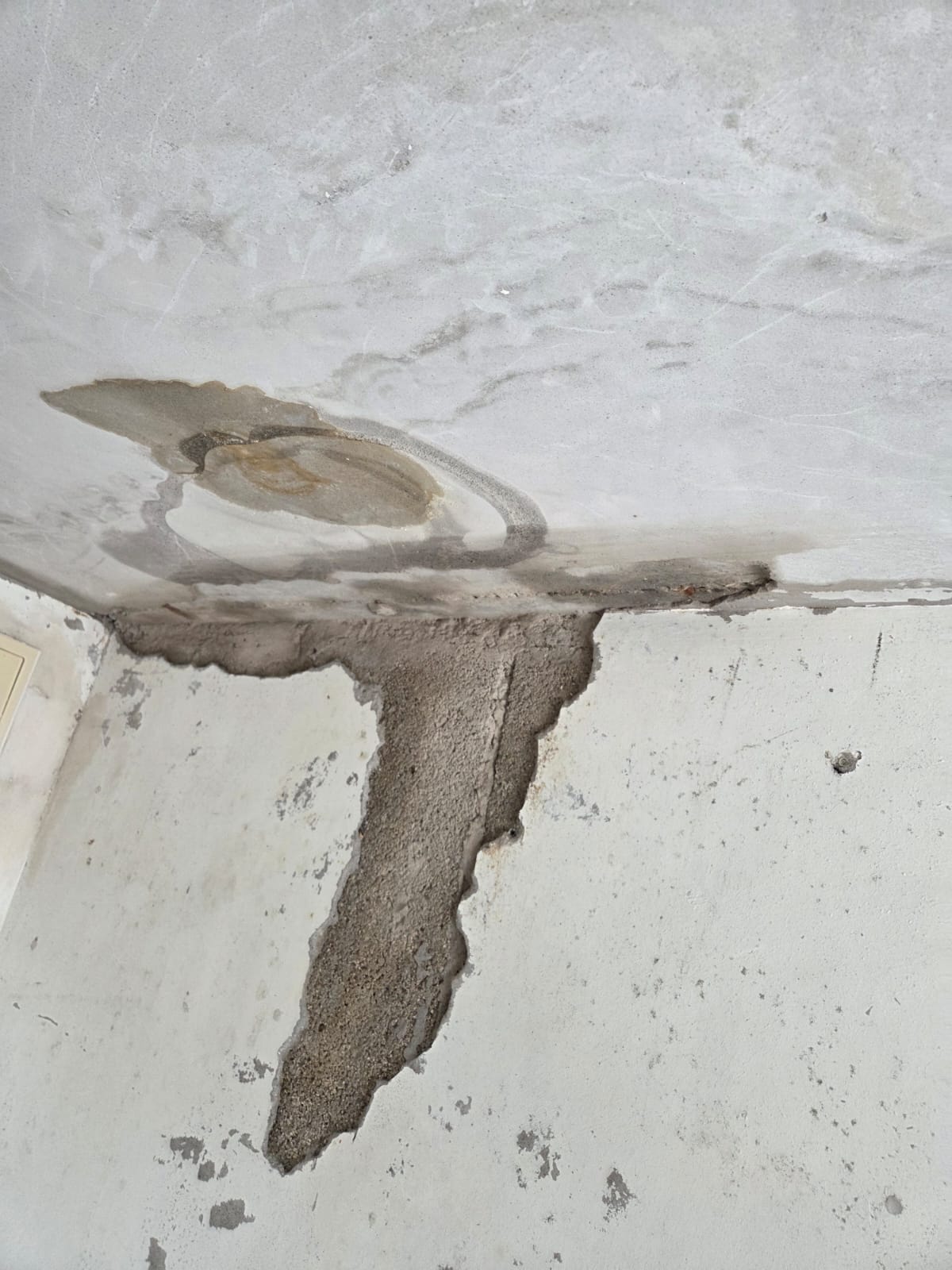 Wasserschäden erkennen und sanieren